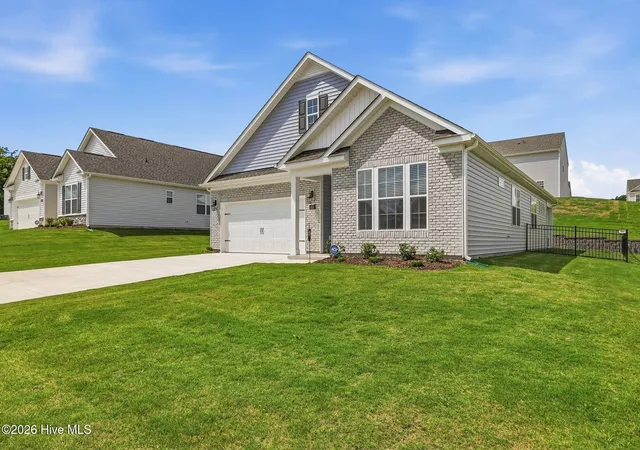 Homes for sale in Aberdeen, NC | 607 Pine Dune Ln, Aberdeen, NC 28315 | MLS# 100579071