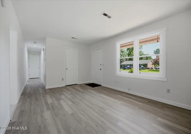 Photo 3 of Single family home for sale at 122 Candlewood Dr, Wilmington, NC 28411 | MLS# 100596291 | Listing updated on 2026-09-03