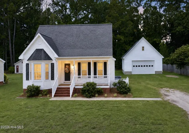 Homes for sale in Washington, NC | 126 Edgewater Rd, Washington, NC 27889 | MLS# 100577052