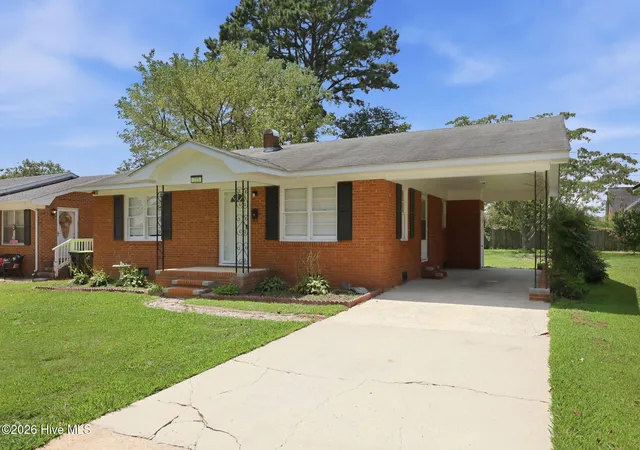 Photo 2 of Single family home for sale at 205 N Edgewood Ave, Williamston, NC 27892 | MLS# 100594525 | Listing updated on 2026-10-01