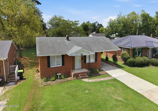 Photo 3 of Single family home for sale at 205 N Edgewood Ave, Williamston, NC 27892 | MLS# 100594525 | Listing updated on 2026-10-01