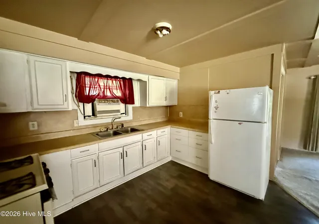 Photo 3 of Single family home for sale at 132 Bluegill Cir, Edenton, NC 27932 | MLS# 100571797 | Listing updated on 2026-09-17