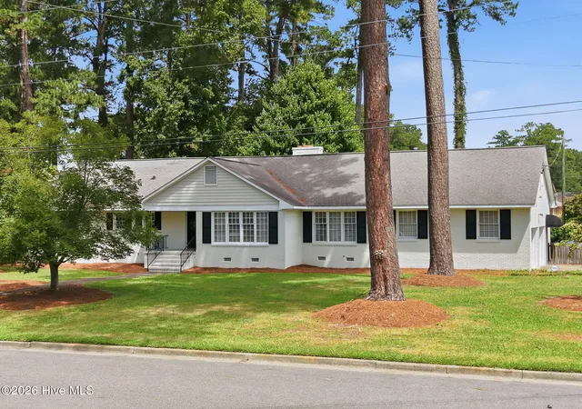 Photo 2 of Single family home for sale at 1909 York St, Kinston, NC 28504 | MLS# 100591024 | Listing updated on 2026-08-18
