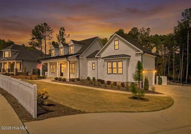 Photo 4 of Single family home for sale at 275 Hollycrest Dr, Pinehurst, NC 28374 | MLS# 100564010 | Listing updated on 2026-08-18