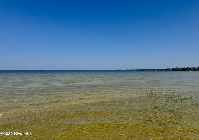 Homes for sale in Lake Waccamaw, NC | 2522 Bella Coola Rd, Lake Waccamaw, NC 28450 | MLS# 100588003