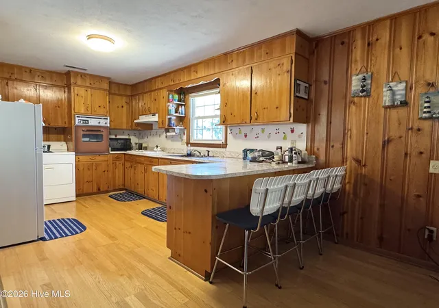Homes for sale in Lake Waccamaw, NC | 2522 Bella Coola Rd, Lake Waccamaw, NC 28450 | MLS# 100588003