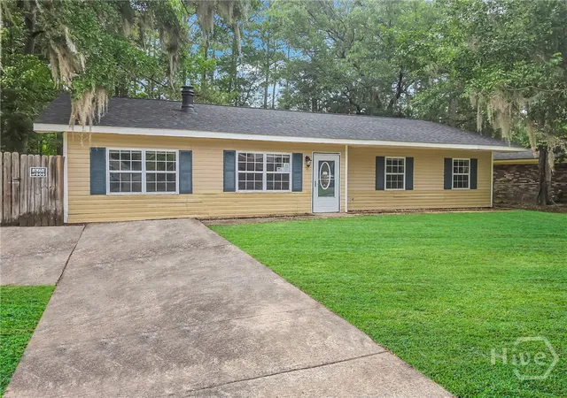 Homes for sale in Hinesville, GA | 514 Heritage Dr, Hinesville, GA 31313 | MLS# SA354835