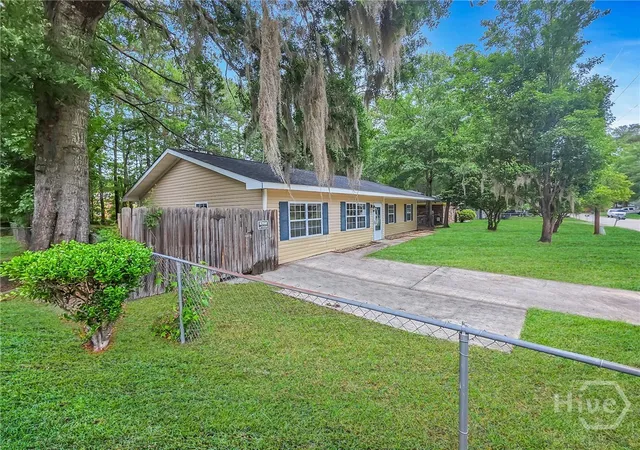 Homes for sale in Hinesville, GA | 514 Heritage Dr, Hinesville, GA 31313 | MLS# SA354835