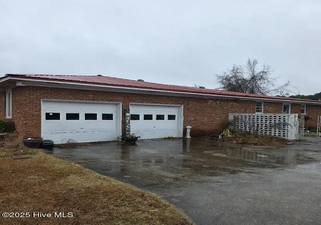 Photo 2 of Single family home for sale at 306 Greenfield Blvd, Greenville, NC 27834 | MLS# 100544104 | Listing updated on 2026-08-26