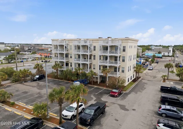 3rd image of 103 Charlotte Ave, Carolina Beach, NC 28428