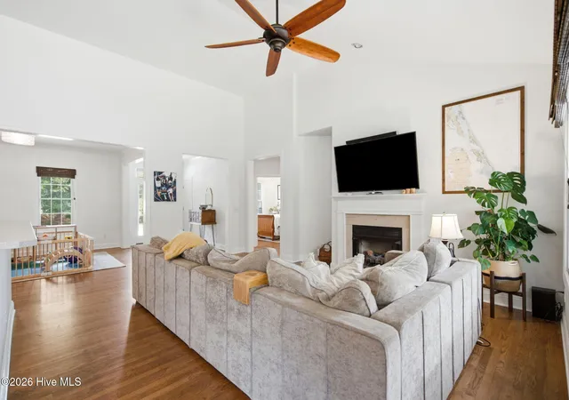 Photo 4 of Single family home for sale at 908 Upper Reach Dr, Wilmington, NC 28409 | MLS# 100584214 | Listing updated on 2026-09-16