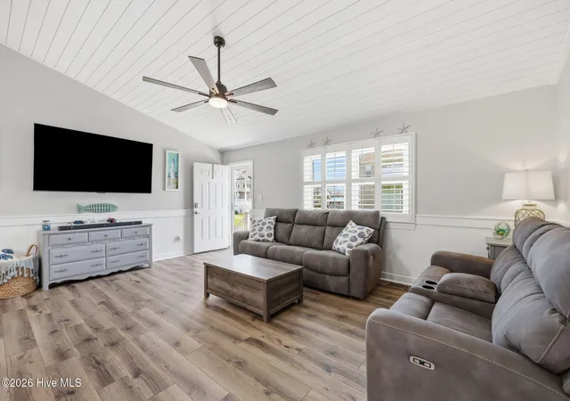 4th image of 1023 1St St, Surf City, NC 28445 | MLS# 100584283
