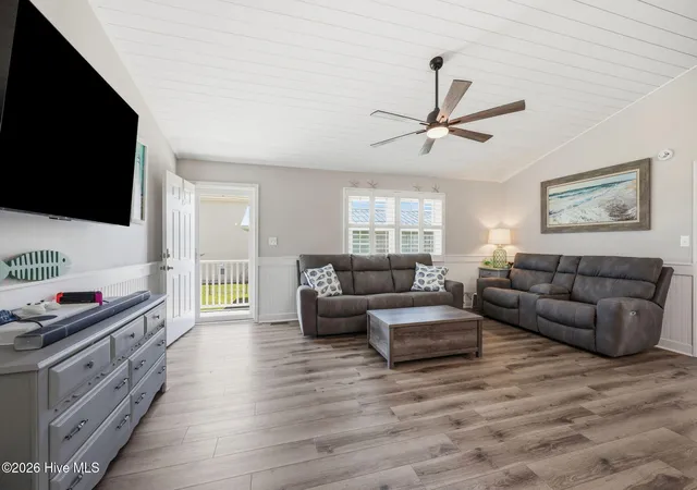 5th image of 1023 1St St, Surf City, NC 28445 | MLS# 100584283