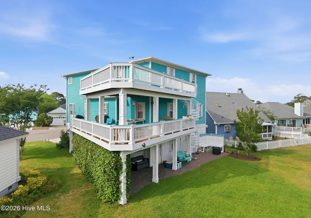 Photo 4 of Single family home for sale at 817 Ketch Ct, Kure Beach, NC 28449 | MLS# 100571116 | Listing updated on 2026-08-18