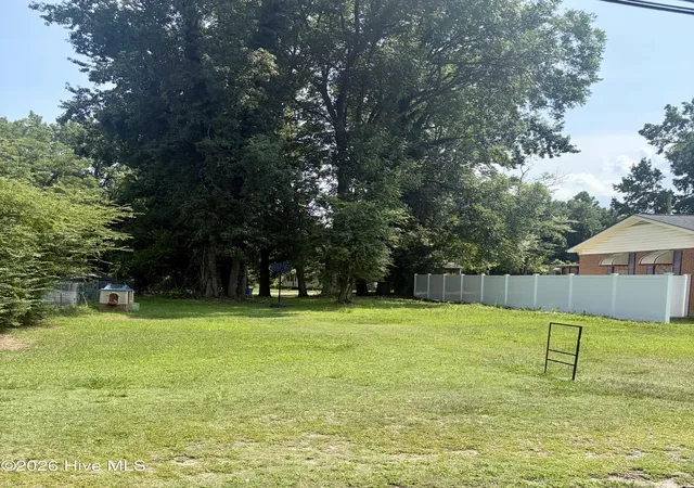 Photo 1 of Land for sale at 1427 Lincoln St, New Bern, NC 28560 | MLS# 100589229 | Listing updated on 2026-08-01