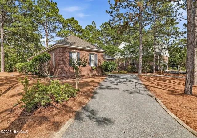 Photo 3 of Single family home for sale at 7 Riviera Dr, Pinehurst, NC 28374 | MLS# 100579278 | Listing updated on 2026-08-23
