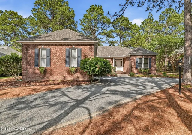 Photo 4 of Single family home for sale at 7 Riviera Dr, Pinehurst, NC 28374 | MLS# 100579278 | Listing updated on 2026-08-23