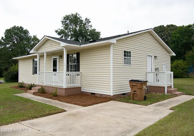 Photo 2 of Single family home for sale at 211 Runs Creek Dr, Jackson, SC 29831 | MLS# 100600052 | Listing updated on 2026-08-31