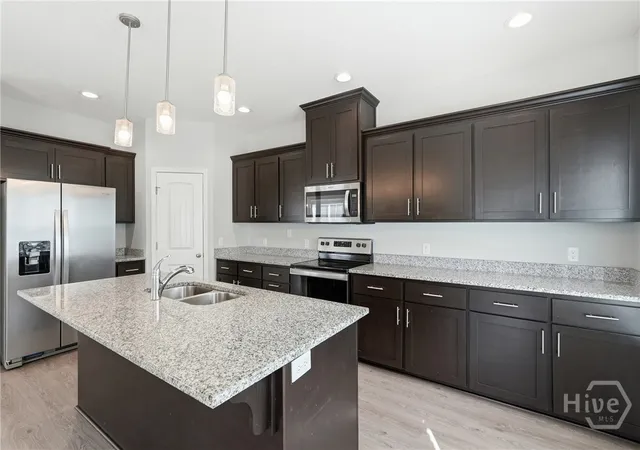 Photo 3 of Single family home for sale at 643 Fairview Cir, Hinesville, GA 31313 | MLS# SA360487 | Listing updated on 2026-09-09