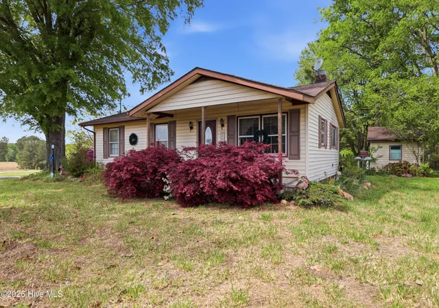 Photo 1 of Single family home for sale at 384 Lynch Rd, Selma, NC 27576 | MLS# 100589904 | Listing updated on 2026-08-18