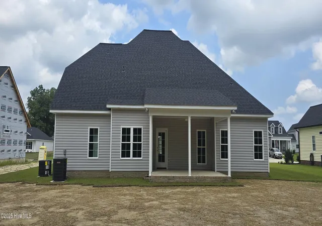 Homes for sale in Farmville, NC | 3259 School View Dr, Farmville, NC 27828 | MLS# 100515718