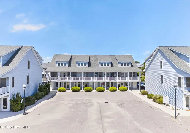 Homes for sale in Oak Island, NC | 5016 E Oak Island Drive, Oak Island, NC 28465 | Houzeo