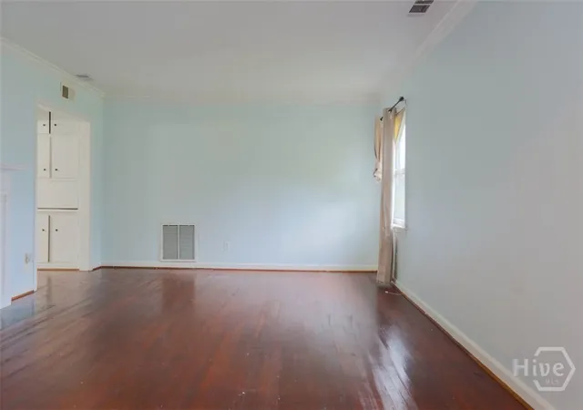 Photo 4 of Single family home for sale at 211 E 63rd Street, Savannah, GA 31405 | MLS# SA355966 | Listing updated on 2026-08-17