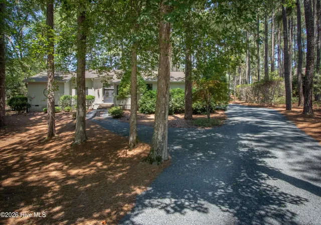 Photo 2 of Single family home for sale at 12 Whithorn Ct, Pinehurst, NC 28374 | MLS# 100581463 | Listing updated on 2026-08-18