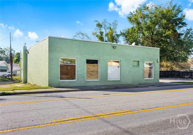 Homes for sale in Savannah, GA | 2203 Skidaway Rd, Savannah, GA 31404 | MLS# SA343522