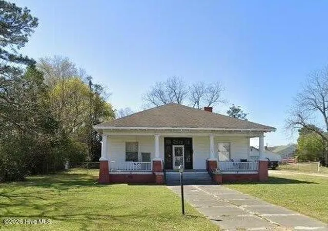 Homes for sale in Mc Coll, SC | 302 N Marlboro St, Mc Coll, SC 29570 | MLS# 100575108