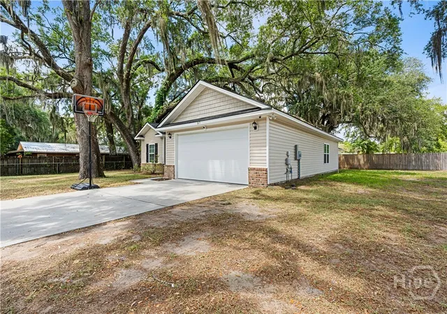 5th image of 37 Douglas Rd, Allenhurst, GA 31301 | MLS# SA358338
