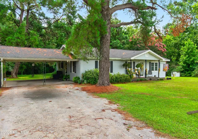 Homes for sale in Whiteville, NC | 3665 Midway Dr, Whiteville, NC 28472 | MLS# 100521509