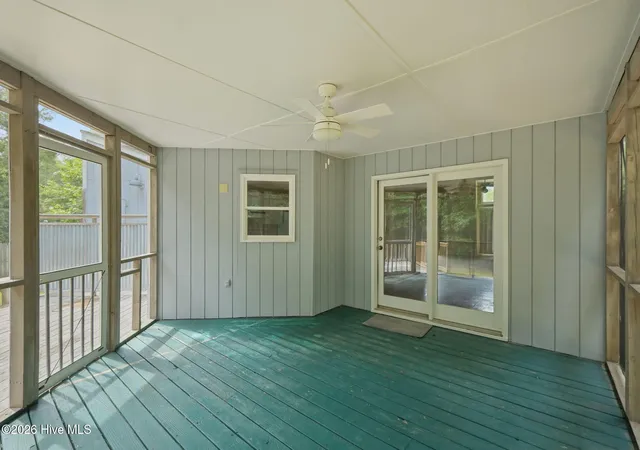 Photo 4 of Single family home for sale at 115 N Harbor Dr, Beaufort, NC 28516 | MLS# 100581574 | Listing updated on 2026-09-01