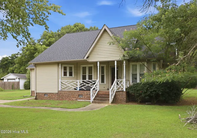 Homes for sale in Winterville, NC | 566 Ridge Dr, Winterville, NC 28590 | MLS# 100586471