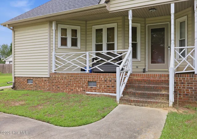 Homes for sale in Winterville, NC | 566 Ridge Dr, Winterville, NC 28590 | MLS# 100586471