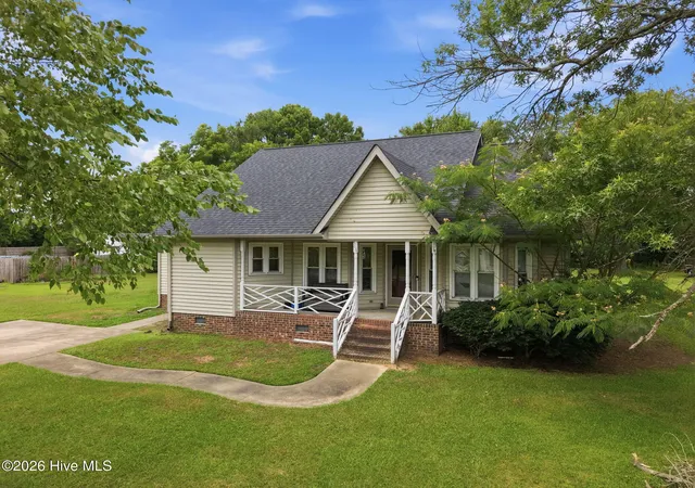 Homes for sale in Winterville, NC | 566 Ridge Dr, Winterville, NC 28590 | MLS# 100586471