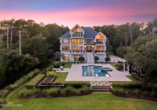 Photo 1 of Single family home for sale at 5329 Holt Rd, Wilmington, NC 28409 | MLS# 100597113 | Listing updated on 2026-08-18