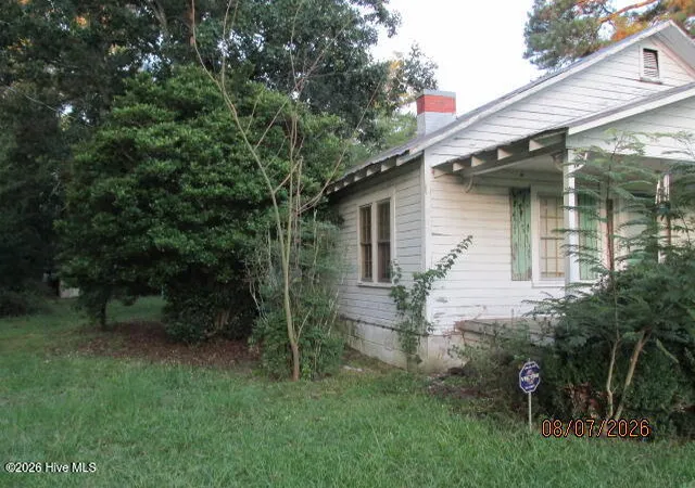 Photo 4 of Single family home for sale at 17 Dot Ave, Lumberton, NC 28360 | MLS# 100595359 | Listing updated on 2026-08-18