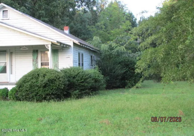 Photo 5 of Single family home for sale at 17 Dot Ave, Lumberton, NC 28360 | MLS# 100595359 | Listing updated on 2026-08-18