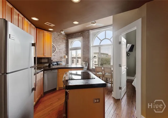 5th image of 110 Barnard St #311, Savannah, GA 31401 | MLS# SA352903