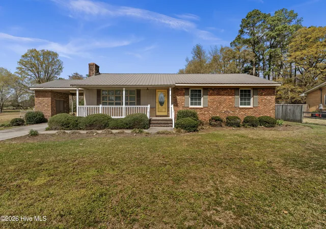 Homes for sale in Mount Olive, NC | 129 Pineland Ave, Mount Olive, NC 28365 | MLS# 100560784