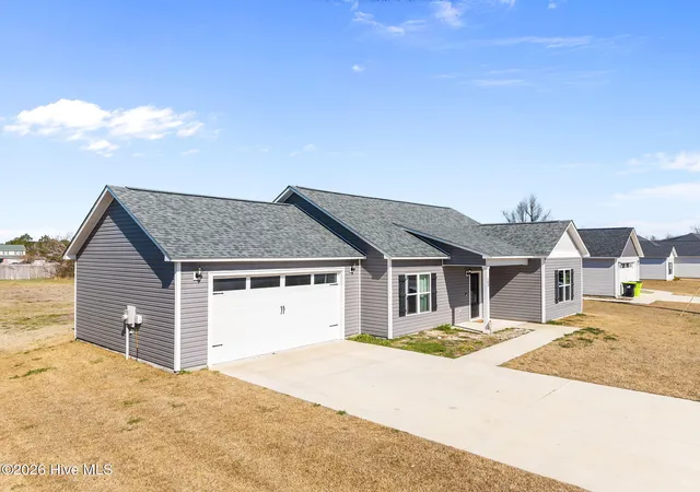 Photo 3 of Single family home for sale at 103 Adams Landing Way, Maysville, NC 28555 | MLS# 100556650 | Listing updated on 2026-09-20