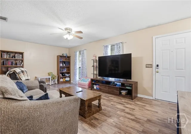 Photo 4 of Single family home for sale at 932 Primrose Ln, Hinesville, GA 31313 | MLS# SA355933 | Listing updated on 2026-09-14