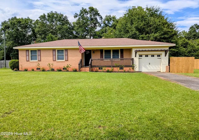 Homes for sale in Edgefield, SC | 217 Holmes St, Edgefield, SC 29824 | MLS# 100588918