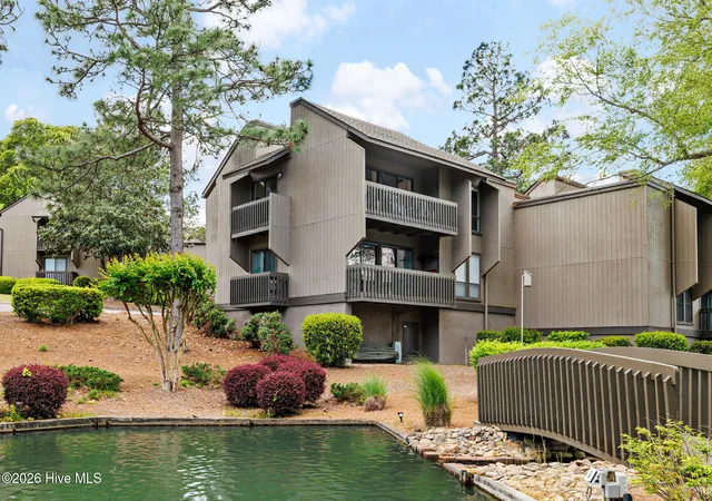 Listing Photo 3 - Condo for sale in building located at 250 Sugar Gum Ln, Pinehurst, NC 28374 - Unit #237