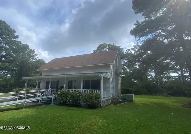 2nd image of 166 Lake Rd, Beaufort, NC 28516 | MLS# 100546845