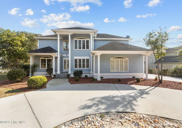 Photo 2 of Single family home for sale at 203 Red Snapper Dr, Emerald Isle, NC 28594 | MLS# 100542960 | Listing updated on 2026-09-09