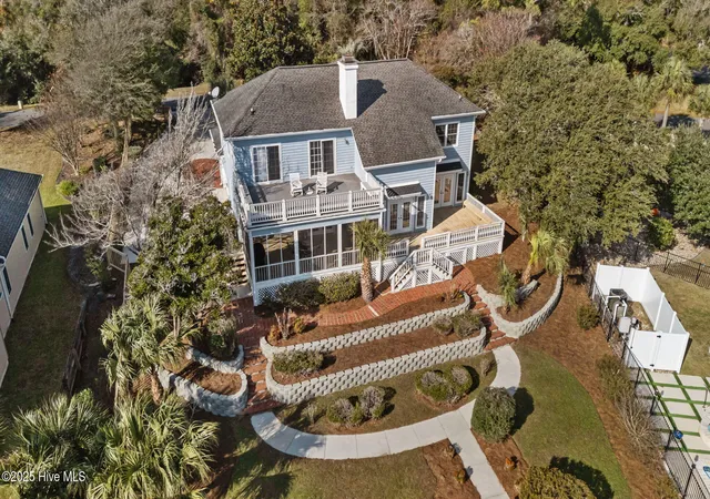 Photo 3 of Single family home for sale at 203 Red Snapper Dr, Emerald Isle, NC 28594 | MLS# 100542960 | Listing updated on 2026-09-09