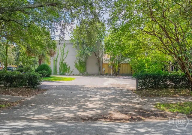 Homes for sale in Savannah, GA | 205 W Gaston St, Savannah, GA 31401 | MLS# SA337308
