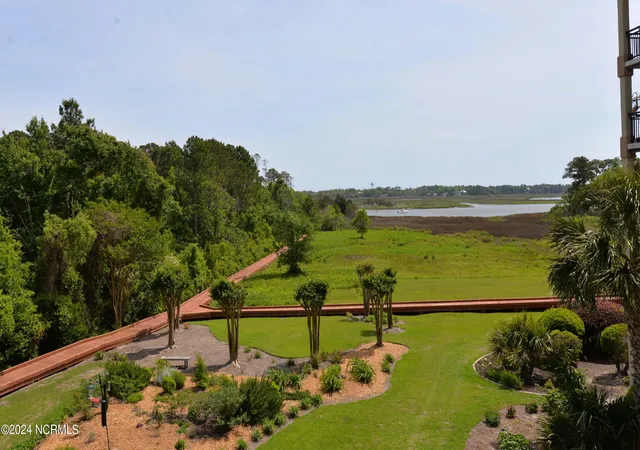 Homes for sale in Southport, NC | 3100 Marsh Grove Lane, Southport, NC 28461 | Houzeo